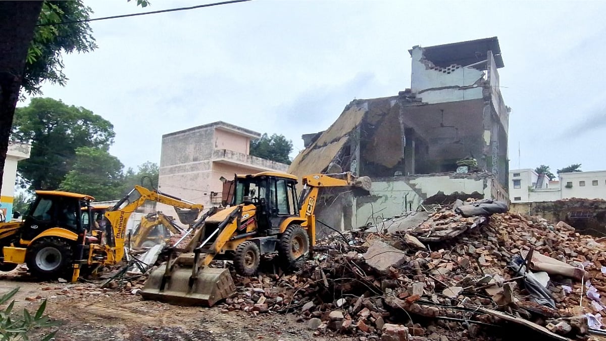 सहारनपुर में आनन-फानन मस्जिद गिरा दी गई