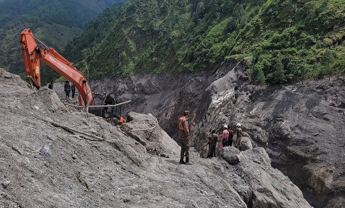 नेपाल बाढ़: पीएम ने खोज और बचाव अभियान बंद करने का लिया फैसला, 5285 से ज्यादा लोग अभी भी लापता