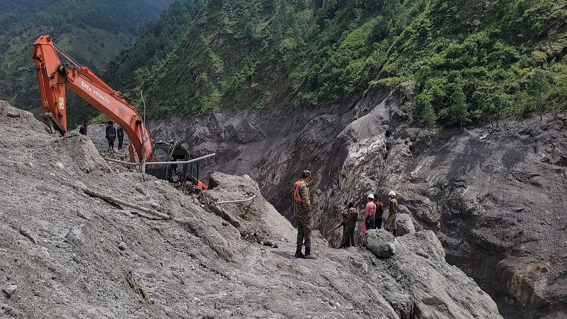 नेपाल बाढ़: पीएम ने खोज और बचाव अभियान बंद करने का लिया फैसला, 5285 से ज्यादा लोग अभी भी लापता