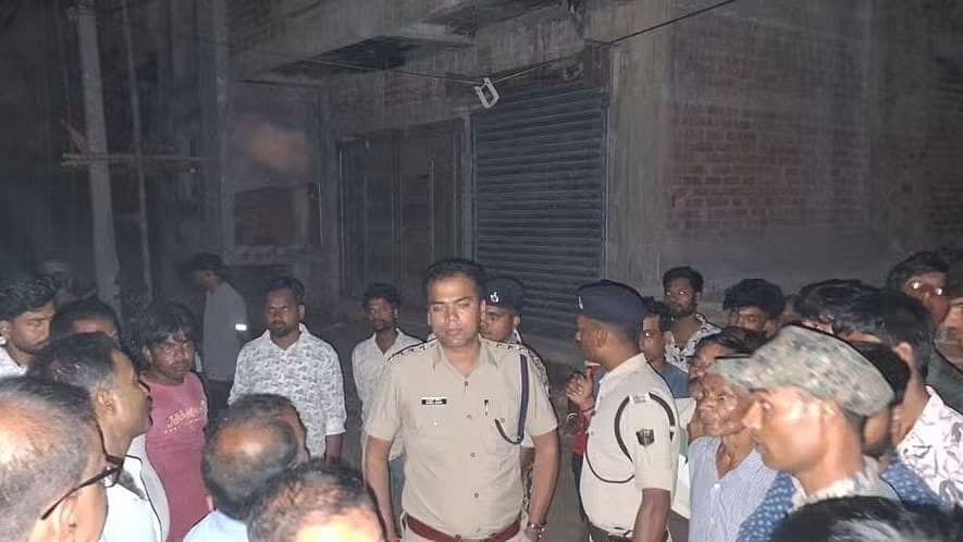 नवादा में दुकान बंद कर घर लौट रहे सर्राफ से लूट, पीछा करने पर बदमाशों ने चलाई गोली