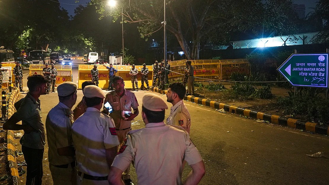 दिल्ली पुलिस रविवार को भी बंद रखेगी कई रास्ते, 30 मार्गों पर डायवर्जन की सूची जारी, निकलने से पहले देख लें