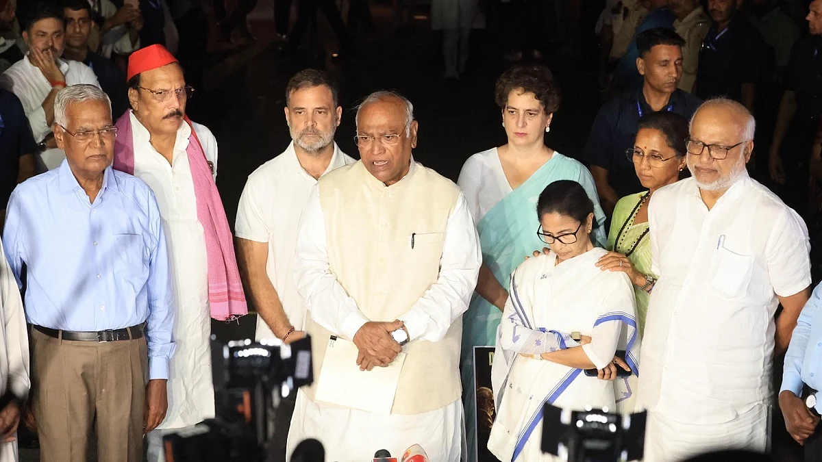 वोट चोरी के खिलाफ अब चीफ जस्टिस से मिलेंगे राहुल गांधी और खड़गे, सोमवार को मिलने का समय मांगा