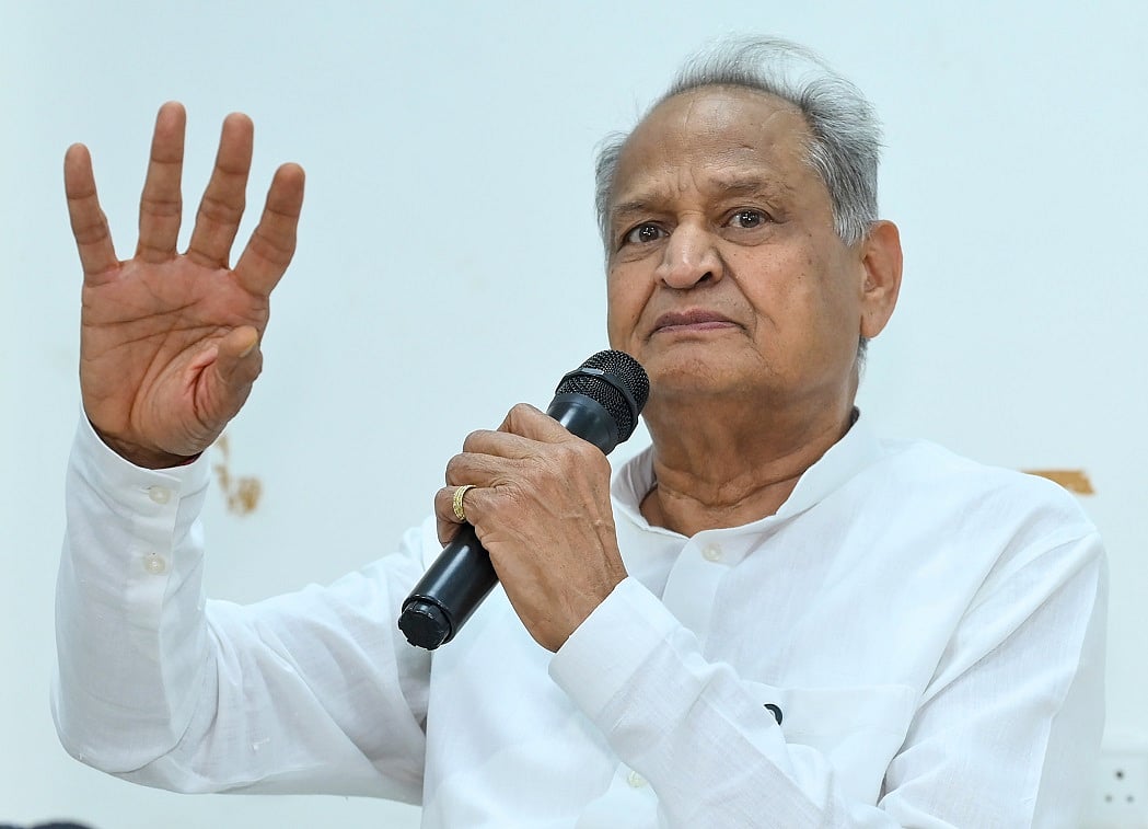 देश में हालत गंभीर, सरकार ने खुद दिल्ली में मचाया आतंकः अशोक गहलोत