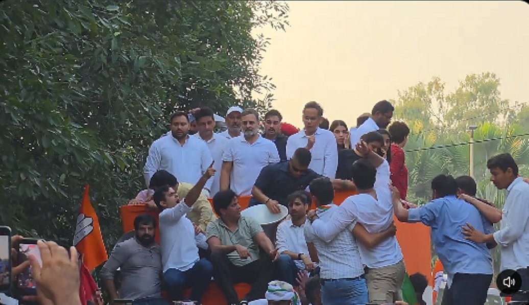 वोट चोरी के खिलाफ विपक्ष का हल्लाबोल, राहुल गांधी के नेतृत्व में 'इंडिया' ने दिल्ली की सड़कों पर किया मार्च