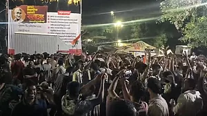पेपर लीक मामला: पुणे के प्रदर्शनकारियों ने आंदोलन वापस लिया, छुट्टी पर गए MPSC चेयरमैन भीमनवार