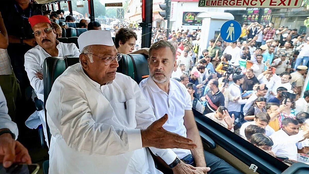 INDIA Bloc Protest LIVE: मंडी हाउस पहुंची इंडिया गठबंधन के नेताओं की बस, बाराखंबा से सुप्रीम कोर्ट की ओर करेंगे मार्च 