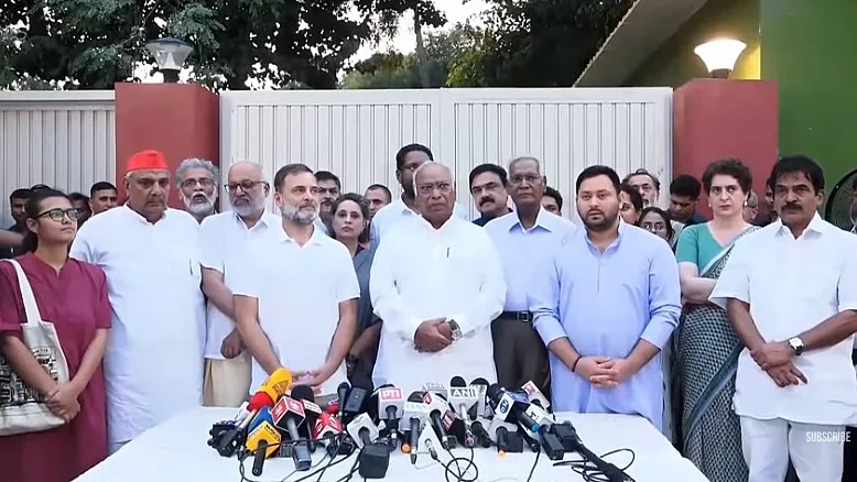 फोटोः वीडियोग्रैब