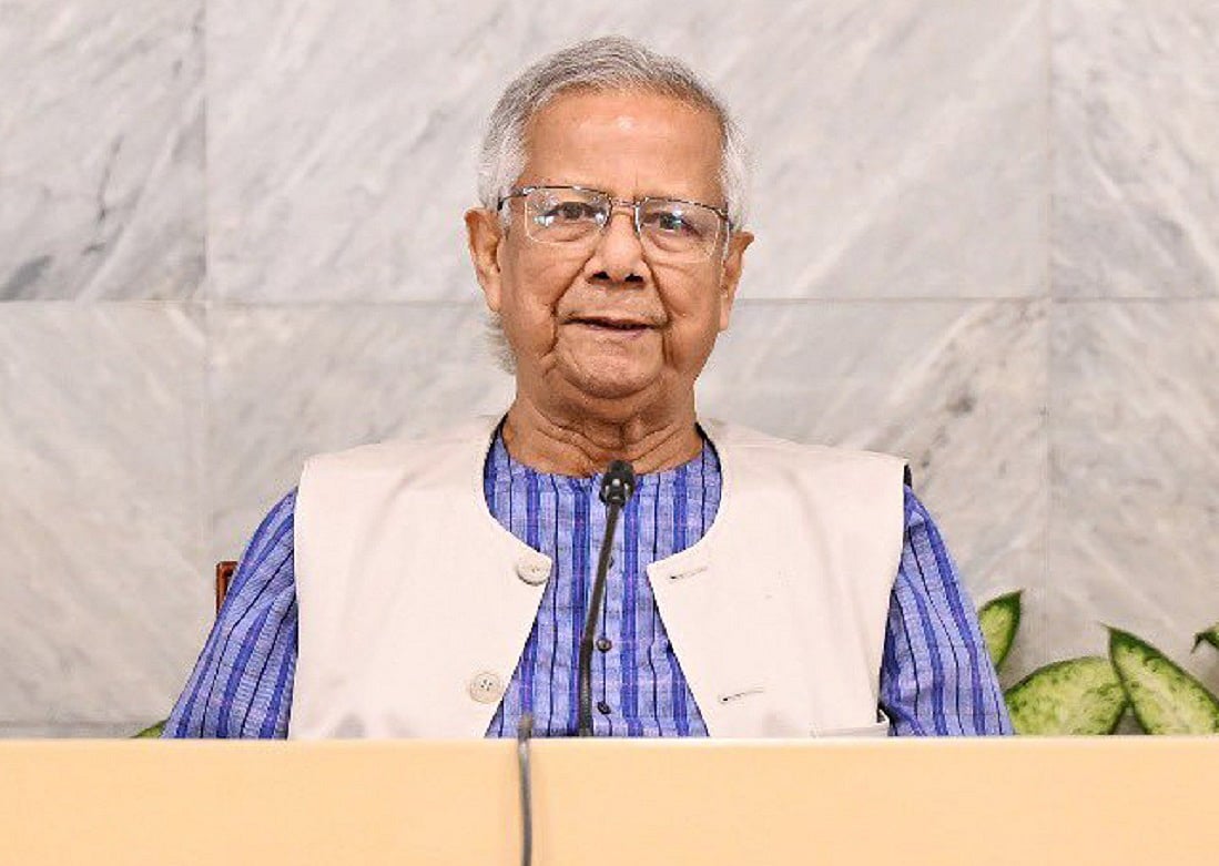 न्यूयॉर्क एयरपोर्ट पर नाराज बांग्लादेशी प्रवासियों ने मुहम्मद यूनुस को घेरा, बोले- आतंकवादी हो, यहां क्यों आए'