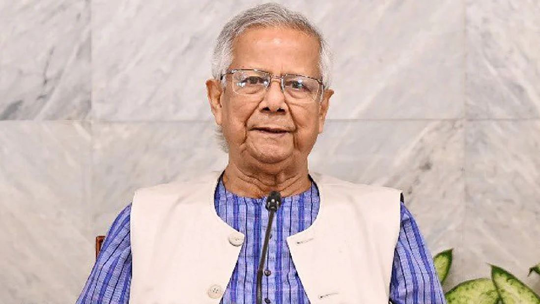 न्यूयॉर्क एयरपोर्ट पर नाराज बांग्लादेशी प्रवासियों ने मुहम्मद यूनुस को घेरा, बोले- आतंकवादी हो, यहां क्यों आए'