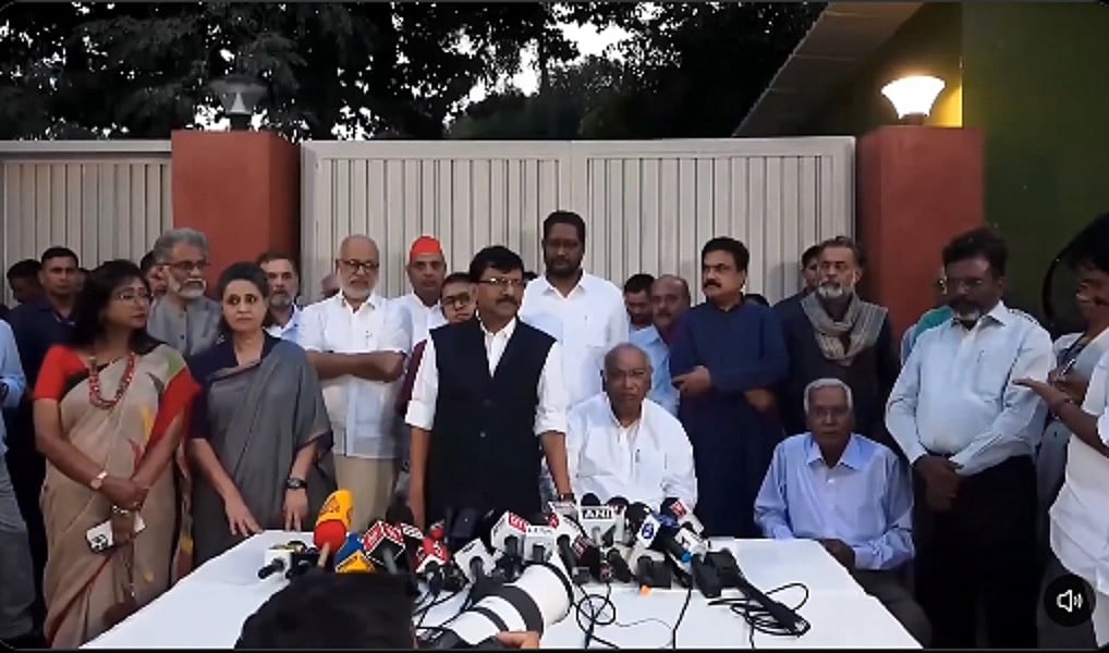 मोदी-शाह ने पिछले 12 साल से देश को डरा-धमका कर रखा था, लेकिन अब डरने की बारी उनकी हैः संजय राउत