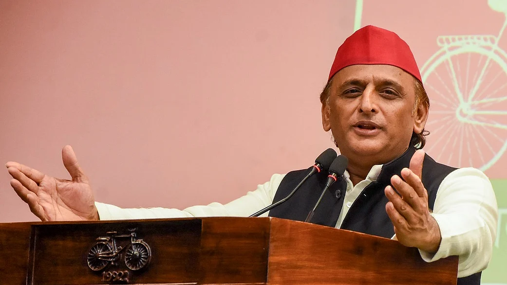 अखिलेश का बागी विधायकों पर तंज, बोले- वर्षों बाद भी सदस्यता की पर्ची से ज्यादा कुछ नहीं मिला
