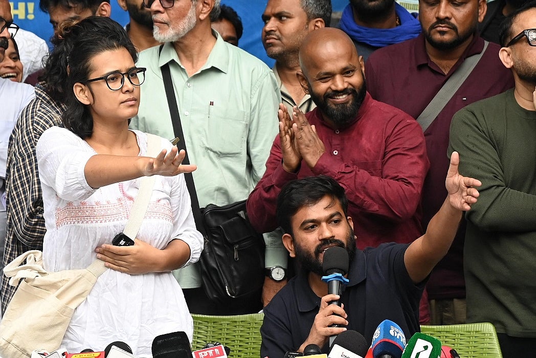 नेहा और दीपके कहां हैं? हिरासत में लिए जाने के बाद से पता नहीं, दिल्ली पुलिस नहीं दे रही जवाब (फोटोः विपिन)