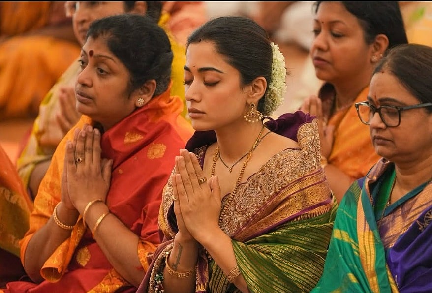 सिनेजीवन: नवरात्रि पर कंजक कन्याओं के साथ समय बिताते दिखे वरुण धवन और 'मुंबई में आखिर हो क्या रहा है?'