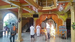 बिहार: मोतिहारी के साईं बाबा मंदिर से भगवान गणेश का मुकुट चुरा ले गए चोर, पुलिस गश्ती दल निलंबित