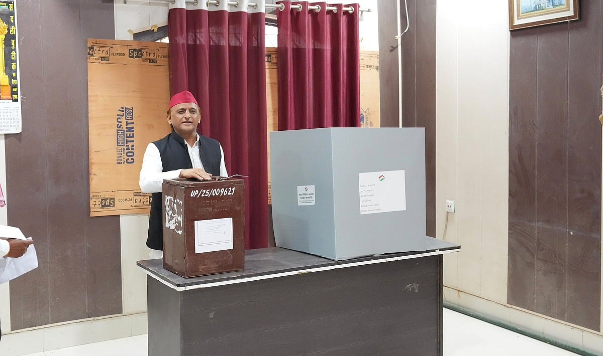 वोट चोरी के लिए बीजेपी खोले विश्वविद्यालय, कार्यकर्ताओं के लिए तीन साल का कोर्स चलाए: अखिलेश यादव