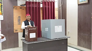 वोट चोरी के लिए बीजेपी खोले विश्वविद्यालय, कार्यकर्ताओं के लिए तीन साल का कोर्स चलाए: अखिलेश यादव