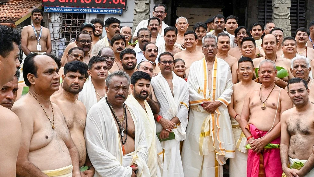 केरलम: शपथ के एक घंटे बाद ही विवादों में घिरे राज्यपाल माथुर, कांग्रेस ने खाने को लेकर निर्देशों का किया विरोध
