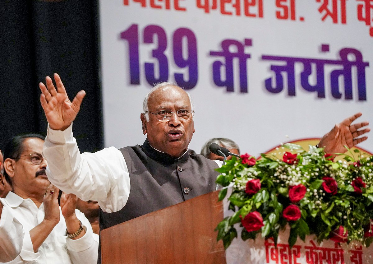 खड़गे का सरकार पर हमला, SIR के खिलाफ प्रदर्शन 'आजादी की दूसरी लड़ाई', पिछले 2 साल के विधानसभा चुनाव रद्द करने की मांग