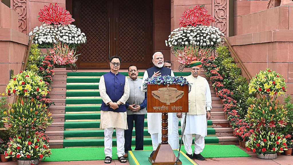 अडानी-अंबानी की कंपनियों समेत 21 न्यूज पब्लिशर की मोदी सरकार को सुप्रीम कोर्ट में चुनौती, कहा- मीडिया की आजादी में दखल