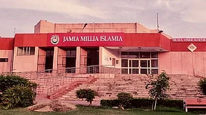 बड़ी खबर LIVE: जामिया में छात्रसंघ चुनाव को लेकर लिखित आदेश जारी, छात्रों के निलंबन नोटिस भी वापस लिए गए