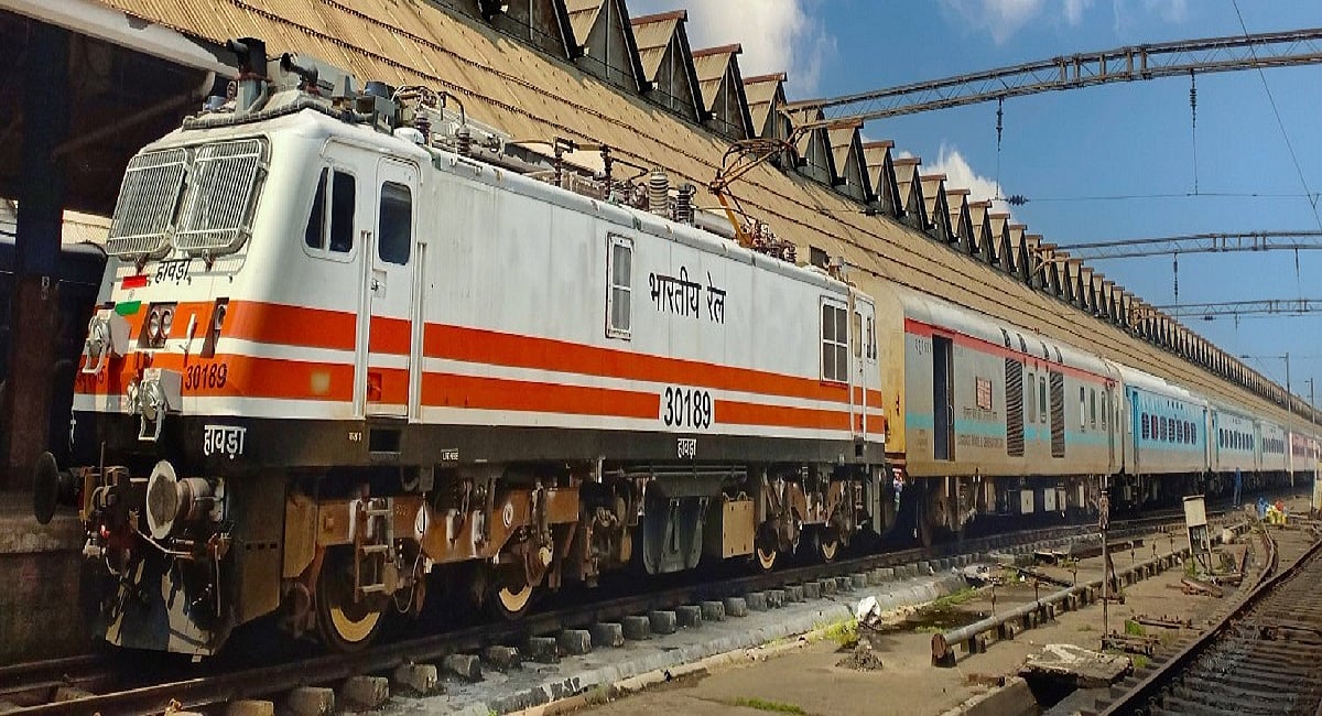 चक्रवाती तूफान 'अर्नब' का असर, 30 अक्टूबर तक 58 ट्रेनें रद्द, कई के समय में किया गया बदलाव