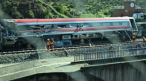 स्पेन के तोलेदो प्रांत में दो हाईस्पीड ट्रेनों में भीषण टक्कर, 64 लोगों की मौत, रेस्क्यू ऑपरेशन जारी