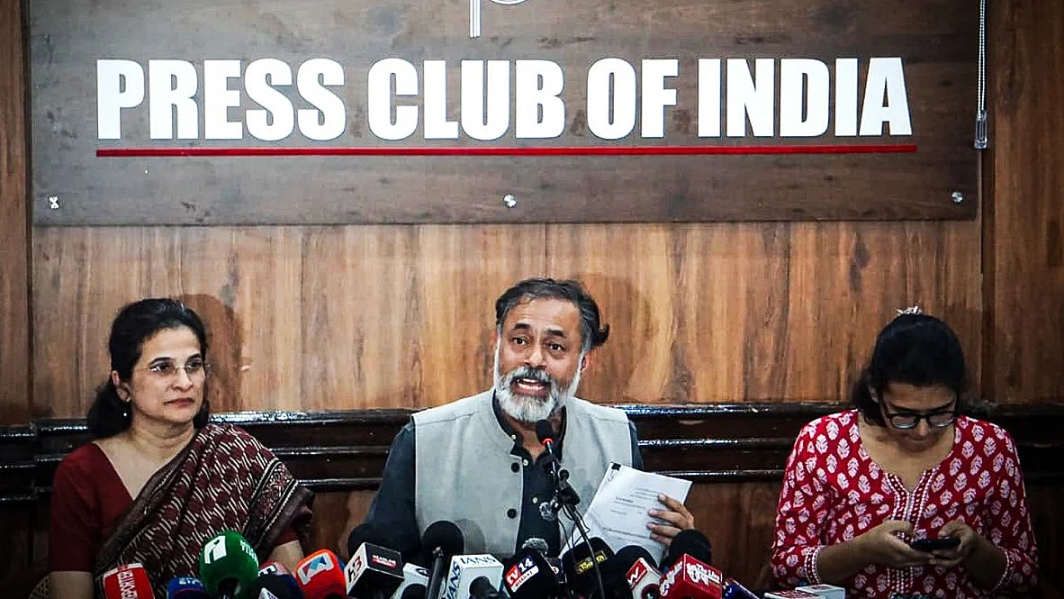 CEC ज्ञानेश कुमार से योगेंद्र यादव के 7 सवाल