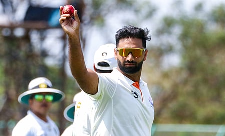 चोटिल बुमराह की जगह औकिब नबी भारतीय टेस्ट टीम में शामिल, कश्मीर घाटी के पहले खिलाड़ी बने