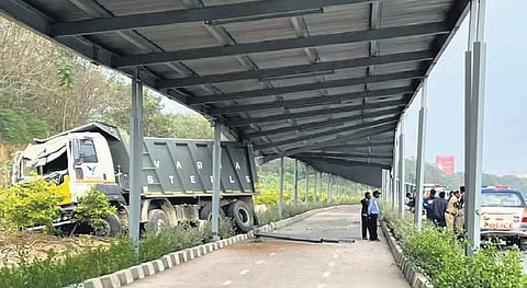 Officials clarified that only a small portion of the cycle track structure has been removed, while the rest remains intact. 