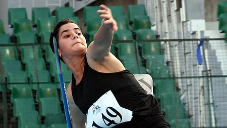 Haryana’s Deepika set meet record in girls’ javelin throw. 