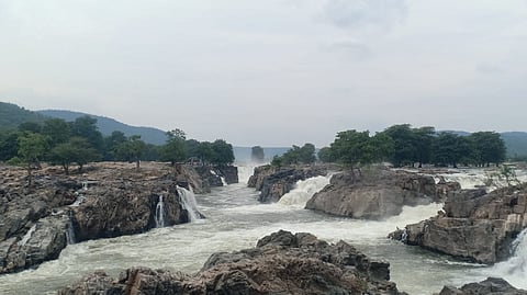 The project aims at easing the drinking water shortage, generating hydel power and storing surplus water to meet the needs of Tamil Nadu.