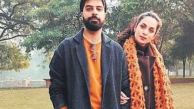 Pranav Guglani and 
Neha Singh 