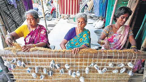 Generations deep in handmade tradition, from window screens to road brooms, their artistry flourishes with Andhra's finest raw materials. 
