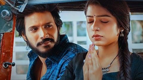 A still from 'Ooru Peru Bhairavakona'