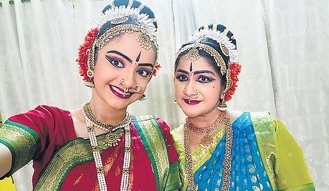 Vani Bhavani with her daughter Ananya 