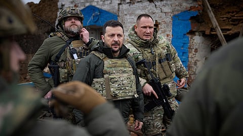Ukrainian President Volodymyr Zelenskyy (centre). 