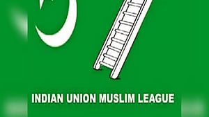 Two factions, one backing the panchayat IUML president Parambil Khader, and the other supporting ex-ward member C P Khader, entered into a heated exchange that spiralled into physical confrontation. 