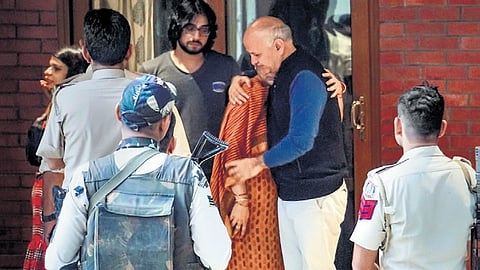 Manish Sisodia visits his wife during parole in November last year 