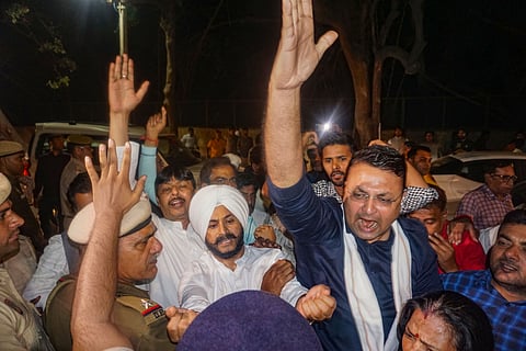 Police detain AAP MLAs who were protesting in support of Delhi Chief Minister Arvind Kejriwal outside his residence, in New Delhi, Thursday, March 21, 2024.