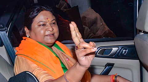  Former Jharkhand Mukti Morcha (JMM) legislator Sita Soren, the sister-in-law of Hemant Soren, being welcomed by supporters on her arrival at Birsa Munda Airport, in Ranchi.