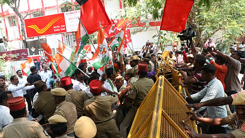 The opposition led by the INDIA bloc called for a bandh in Puducherry. 