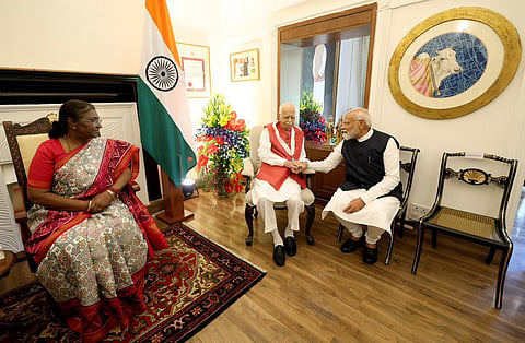  President Droupadi Murmu and PM Modi at  L K Advani's residence. 