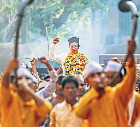 A still from teh movie Swatantra Veer Savarkar.