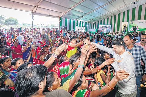 Nabin Odisha and 5T chairman VK Pandian interacting with people 