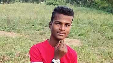 A 17-year-old polytechnic student of Gudiyatham died on Wednesday night as he slipped and fell from a 150-ft-high cliff while trying to retrieve his mobile phone from a monkey. 