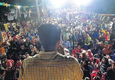 UDF candidate Shafi Parambil addressing crowd at Puravoor near Perambra in 
the early hours of Friday.