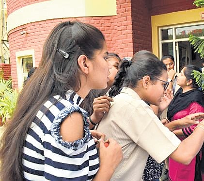 Candidates with valid JRF will also be eligible to apply under the NET Score categories. 