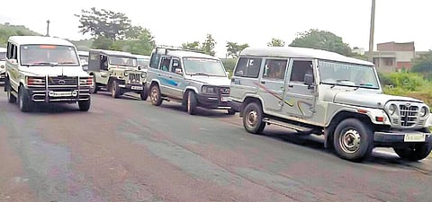 Sakulathumettu in Idukki is just 11 kilometres from Devaram in Tamil Nadu, but due to lack of road connectivity 