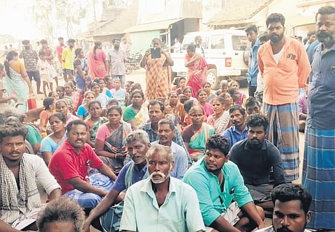 Dalit villagers from Sembonkudi village in Namasivayapuram demanding their Mandagapadi for upcoming festival 