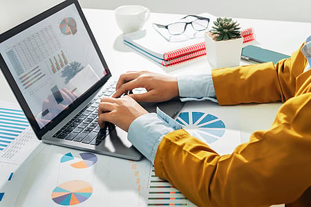 OnGrid said between 2018 and 2021, the candidate was simultaneously employed by up to 10 organisations at once, without a single day’s gap between roles.